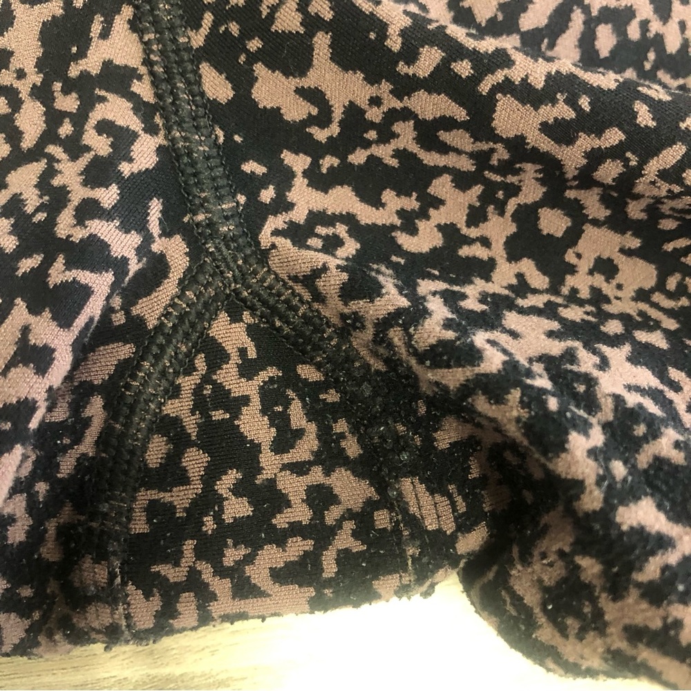 ❤️Athleta Animal Print Leopard Leggings S - Picture 6 of 7